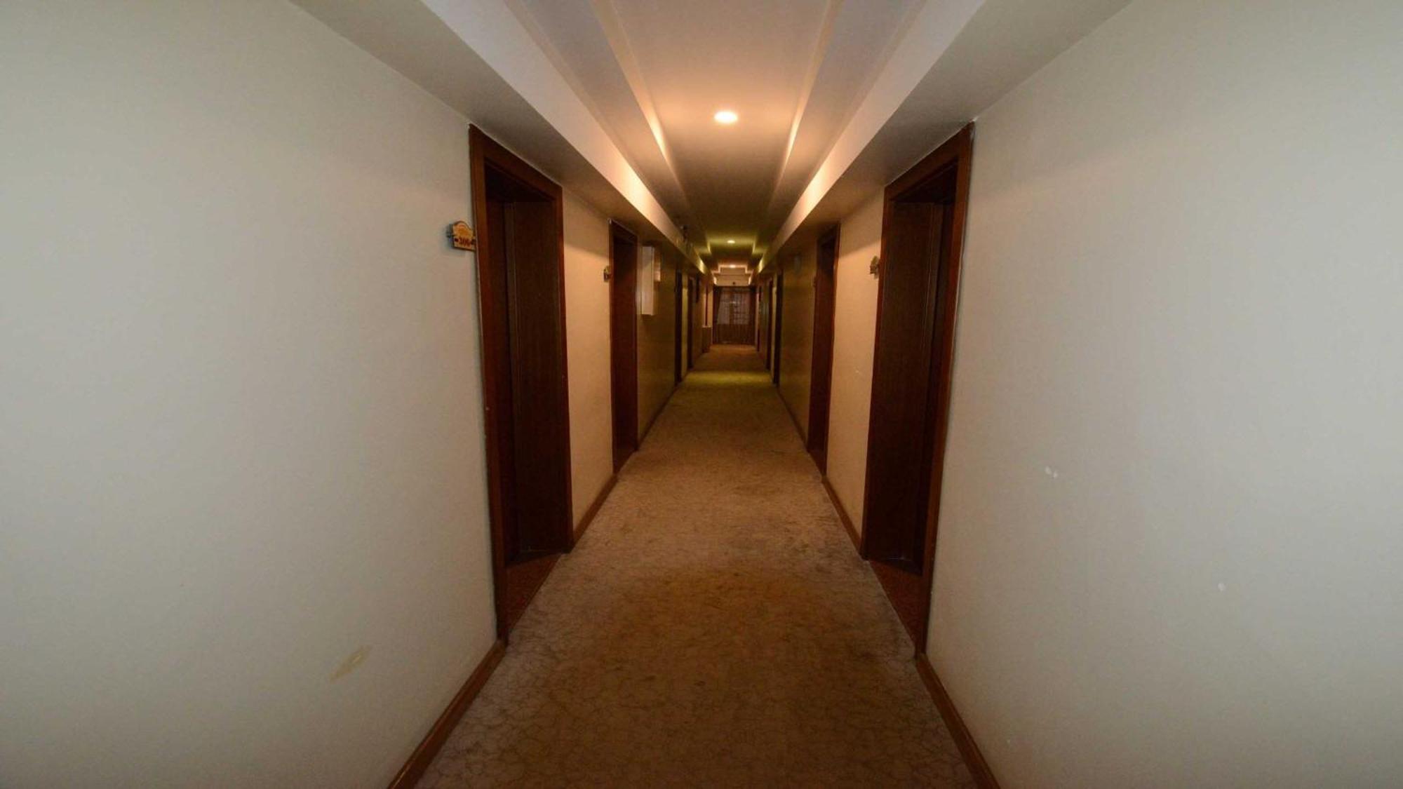 Mesa Hotel บาทมาน ภายนอก รูปภาพ
