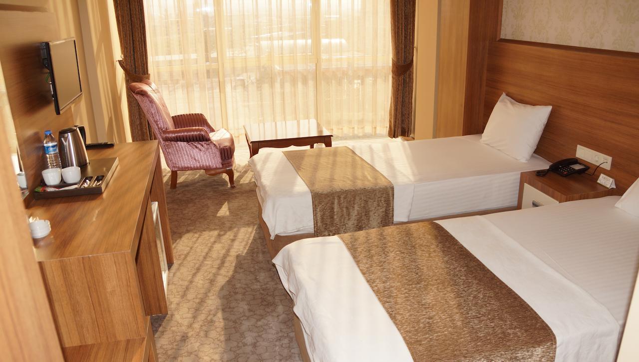 Mesa Hotel บาทมาน ภายนอก รูปภาพ